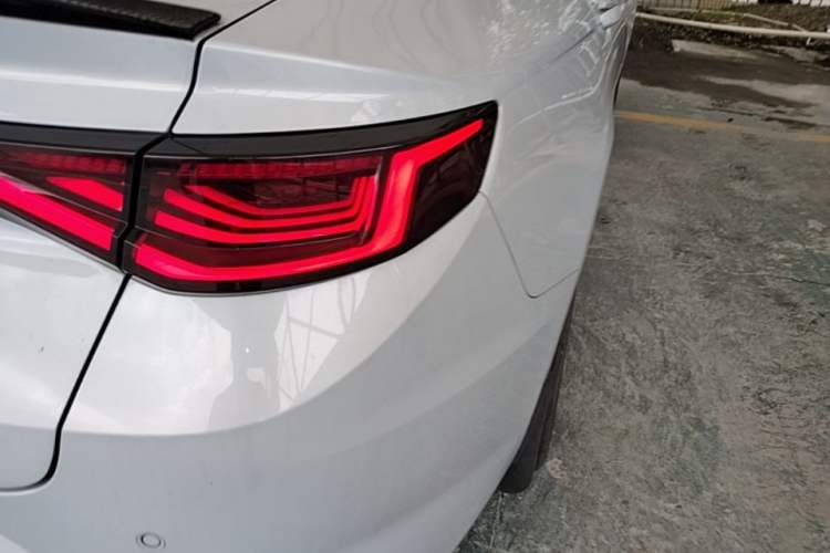 Used Geely Auto Emgrand L HiP 2022 1.5TD-DHT Pro 100KM Super Rui Right Rear Taillight