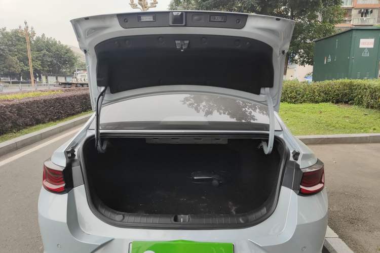 Used Geely Auto Emgrand L HiP 2022 1.5TD-DHT Pro 100KM Super Rui Trunk