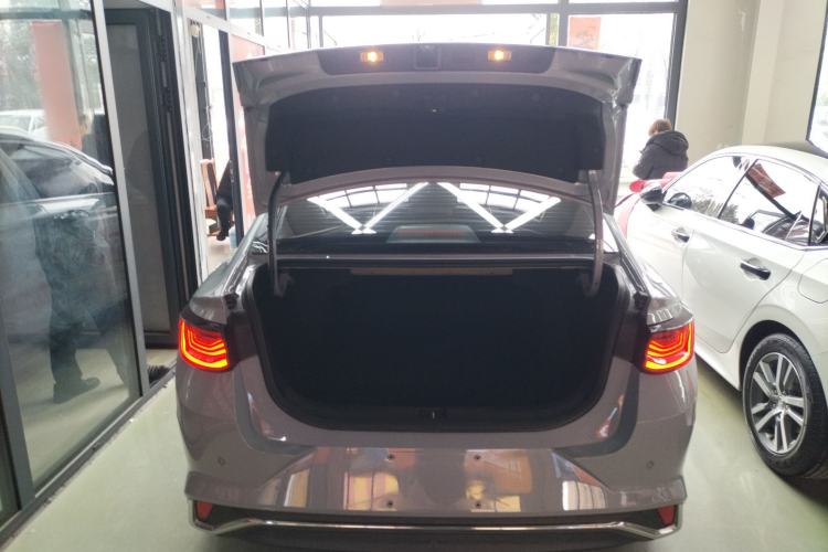 Used Geely Auto Emgrand L HiP 2022 1.5TD-DHT Pro 100KM Super Swift Trunk