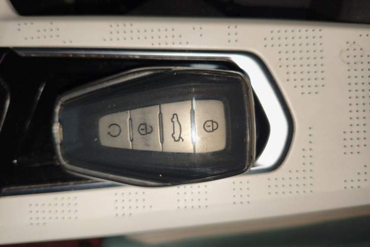 Used Geely Auto Emgrand L HiP 2022 1.5TD-DHT Pro 100KM Super Rui Vehicle Key