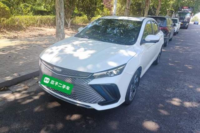 Ojetý Geely Auto Emgrand L HiP 2022 1.5TD-DHT Pro 100KM Super Rui