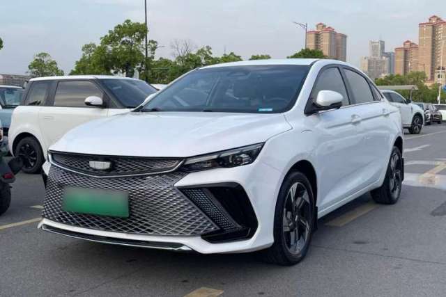 Ojetý Geely Auto Emgrand L HiP 2022 1.5TD-DHT Pro 100KM Super Rui