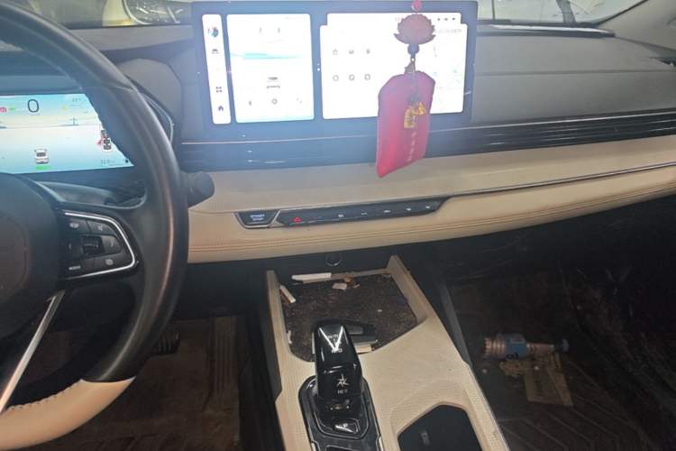 Used Geely Auto Emgrand L HiP 2022 1.5TD-DHT Pro 100KM Super Rui Audio And AC Panel