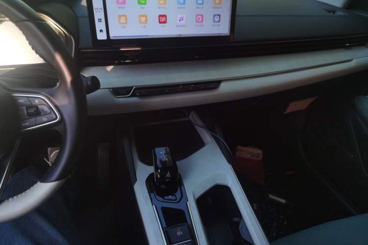 Used Geely Auto Emgrand L HiP 2022 1.5TD-DHT Pro 100KM Super Rui Audio And AC Panel