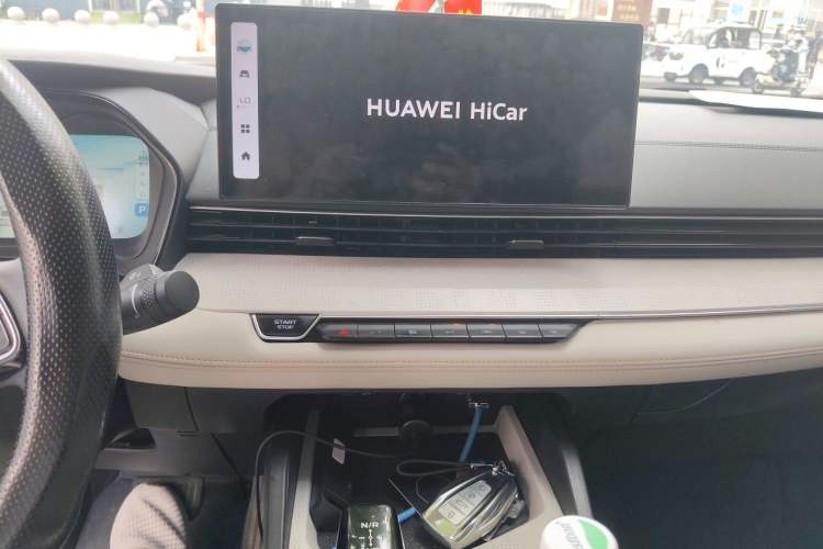 Used Geely Auto Emgrand L HiP 2022 1.5TD-DHT Pro 100KM Super Swift Audio And AC Panel