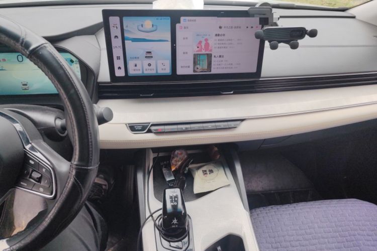 Used Geely Auto Emgrand L HiP 2022 1.5TD-DHT Pro 100KM Super Rui Audio And AC Panel