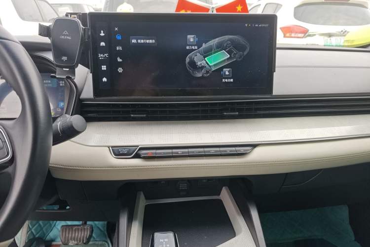 Used Geely Auto Emgrand L HiP 2022 1.5TD-DHT Pro 100KM Super Swift Audio And AC Panel