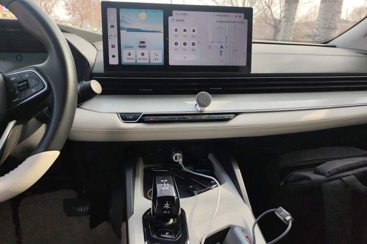 Used Geely Auto Emgrand L HiP 2022 1.5TD-DHT Pro 100KM Super Swift Audio And AC Panel