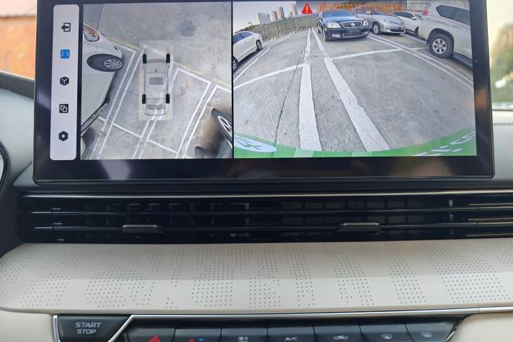 Used Geely Auto Emgrand L HiP 2022 1.5TD-DHT Pro 100KM Super Rui Audio And AC Panel