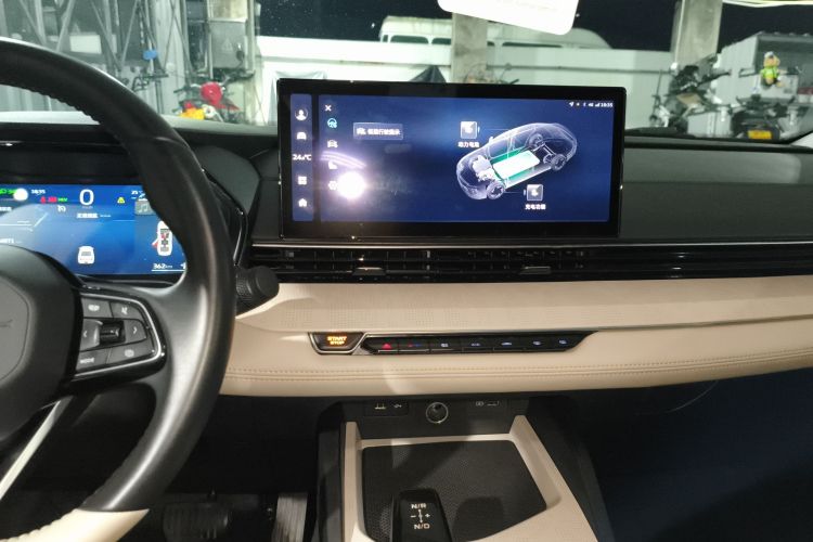 Used Geely Auto Emgrand L HiP 2022 1.5TD-DHT Pro 100KM Super Swift Audio And AC Panel