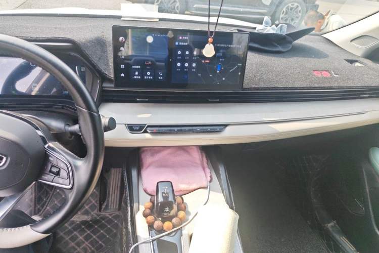 Used Geely Auto Emgrand L HiP 2022 1.5TD-DHT Pro 100KM Super Rui Audio And AC Panel