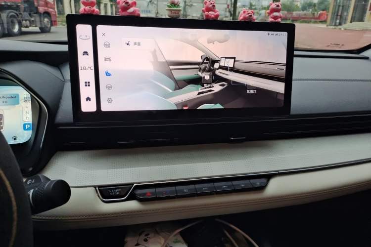 Used Geely Auto Emgrand L HiP 2022 1.5TD-DHT Pro 100KM Super Rui Audio And AC Panel