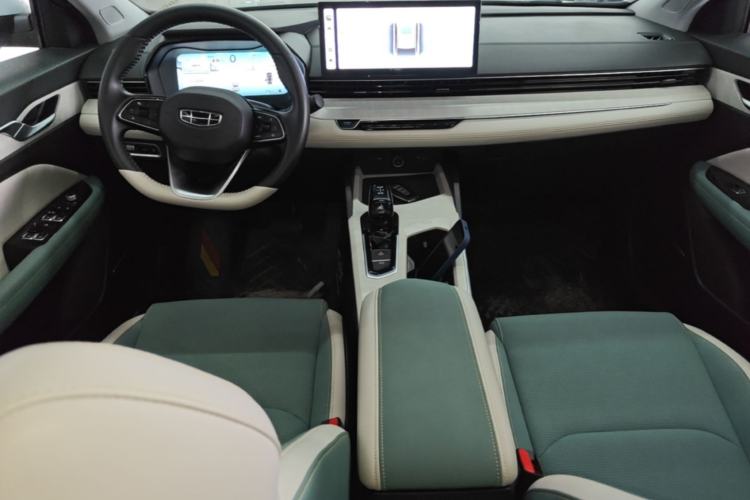Used Geely Auto Emgrand L HiP 2022 1.5TD-DHT Pro 100KM Super Rui Center Console