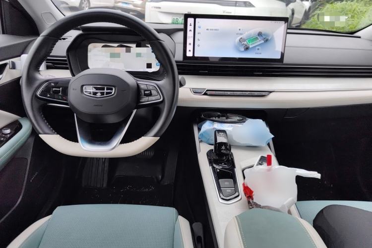 Used Geely Auto Emgrand L HiP 2022 1.5TD-DHT Pro 100KM Super Swift Center Console