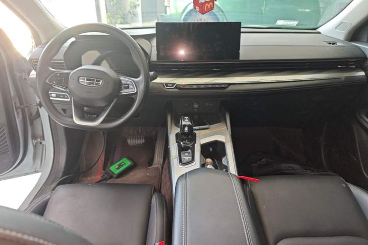 Used Geely Auto Emgrand L HiP 2022 1.5TD-DHT Pro 100KM Super Clean Center Console