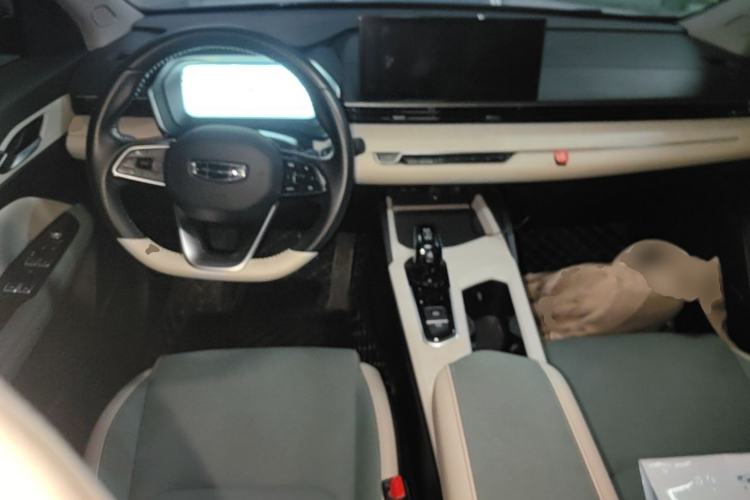 Used Geely Auto Emgrand L HiP 2022 1.5TD-DHT Pro 100KM Super Rui Center Console