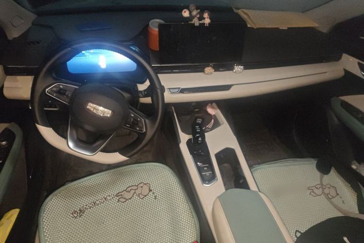Used Geely Auto Emgrand L HiP 2022 1.5TD-DHT Pro 100KM Super Rui Center Console