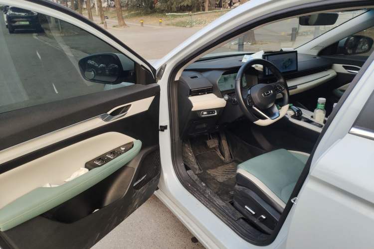 Used Geely Auto Emgrand L HiP 2022 1.5TD-DHT Pro 100KM Super Swift Driver Seat