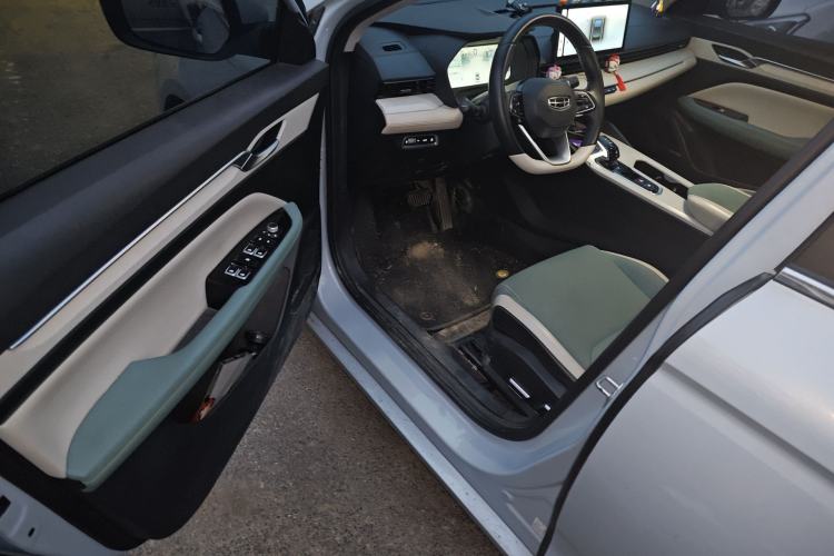 Used Geely Auto Emgrand L HiP 2022 1.5TD-DHT Pro 100KM Super Rui Driver Seat