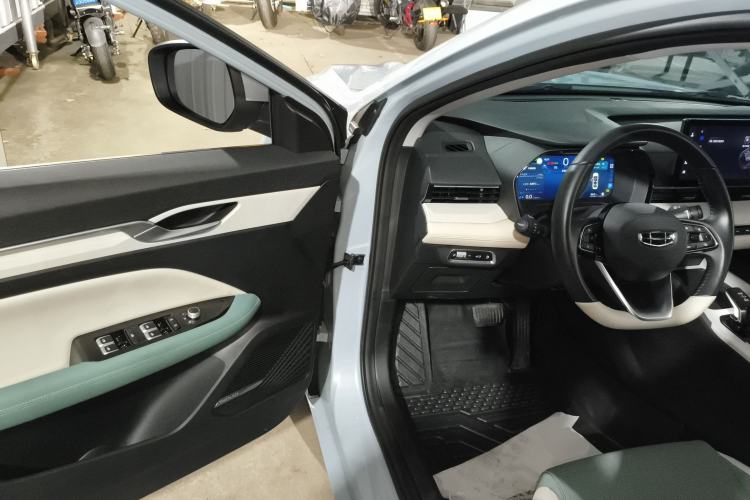 Used Geely Auto Emgrand L HiP 2022 1.5TD-DHT Pro 100KM Super Swift Driver Seat