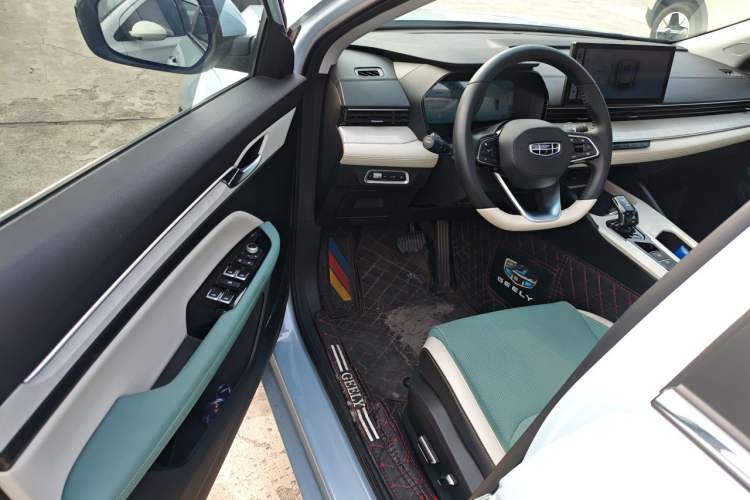 Used Geely Auto Emgrand L HiP 2022 1.5TD-DHT Pro 100KM Super Rui Driver Seat