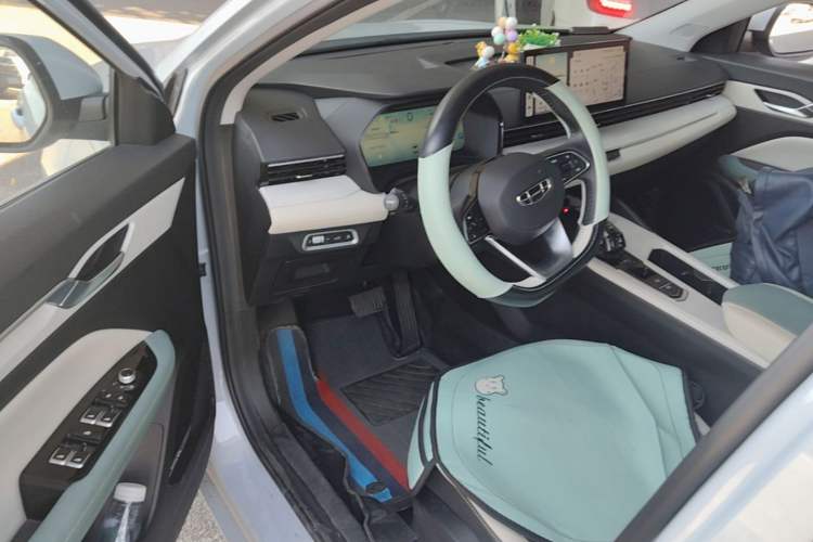 Used Geely Auto Emgrand L HiP 2022 1.5TD-DHT Pro 100KM Super Rui Driver Seat