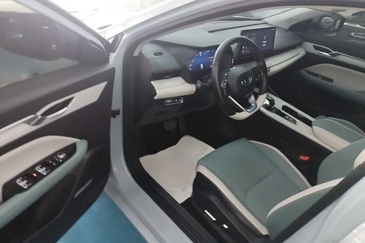 Used Geely Auto Emgrand L HiP 2022 1.5TD-DHT Pro 100KM Super Rui Driver Seat