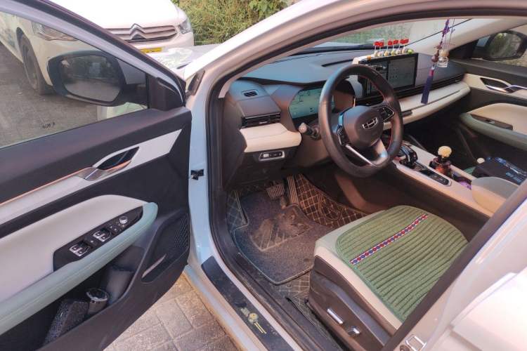 Used Geely Auto Emgrand L HiP 2022 1.5TD-DHT Pro 100KM Super Swift Driver Seat