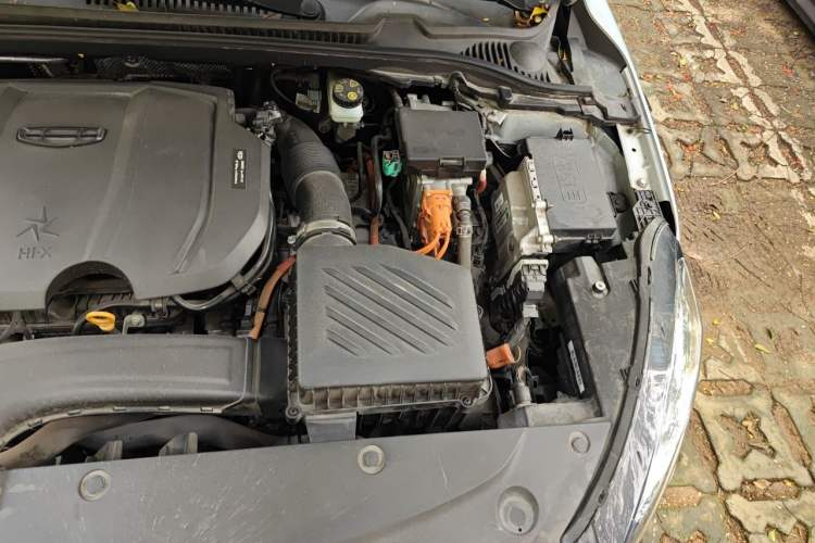 Used Geely Auto Emgrand L HiP 2022 1.5TD-DHT Pro 100KM Super Swift Engine Bay Left