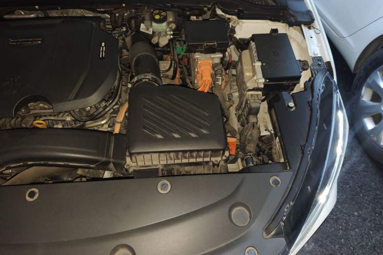 Used Geely Auto Emgrand L HiP 2022 1.5TD-DHT Pro 100KM Super Swift Engine Bay Left