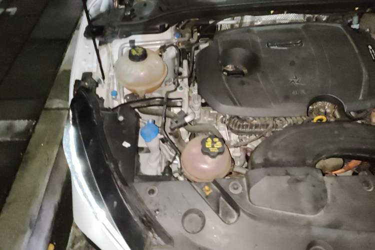 Used Geely Auto Emgrand L HiP 2022 1.5TD-DHT Pro 100KM Super Clean Engine Bay Right