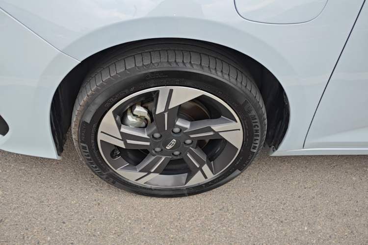 Used Geely Auto Emgrand L HiP 2022 1.5TD-DHT Pro 100KM Super Rui Exterior 4