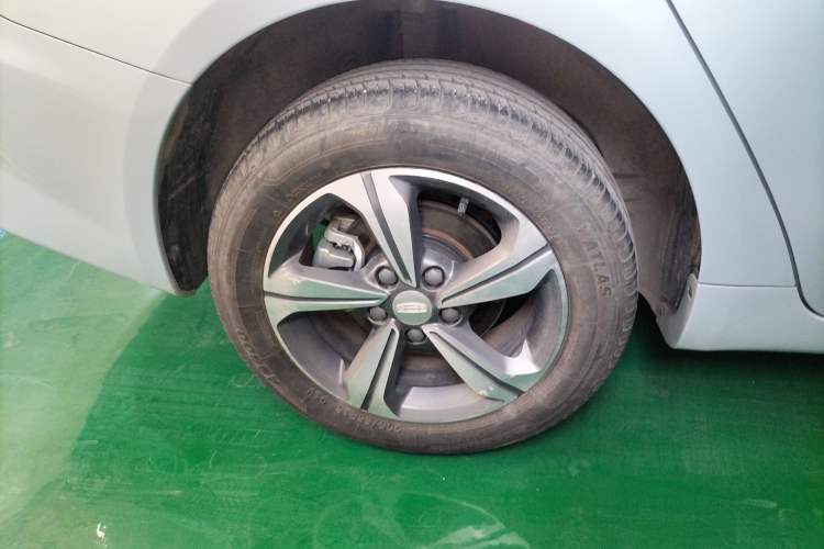 Used Geely Auto Emgrand L HiP 2022 1.5TD-DHT Pro 100KM Super Clean Exterior 8