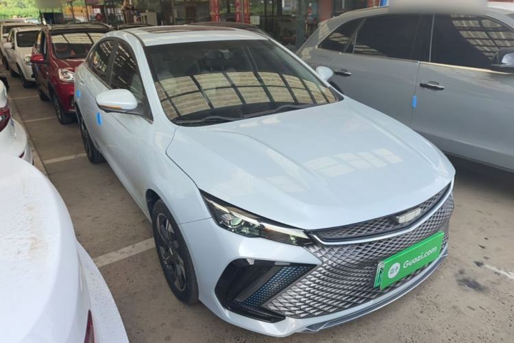 Used Geely Auto Emgrand L HiP 2022 1.5TD-DHT Pro 100KM Super Swift Front Right 45 Deg