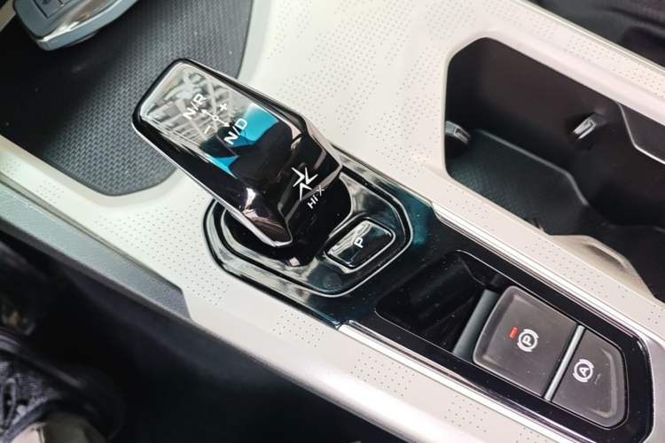 Used Geely Auto Emgrand L HiP 2022 1.5TD-DHT Pro 100KM Super Swift Gear Lever
