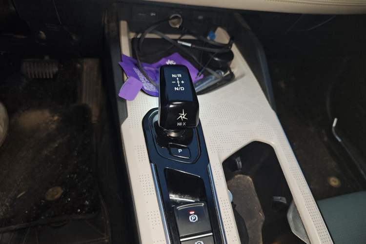 Used Geely Auto Emgrand L HiP 2022 1.5TD-DHT Pro 100KM Super Rui Gear Lever