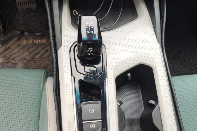 Used Geely Auto Emgrand L HiP 2022 1.5TD-DHT Pro 100KM Super Rui Gear Lever
