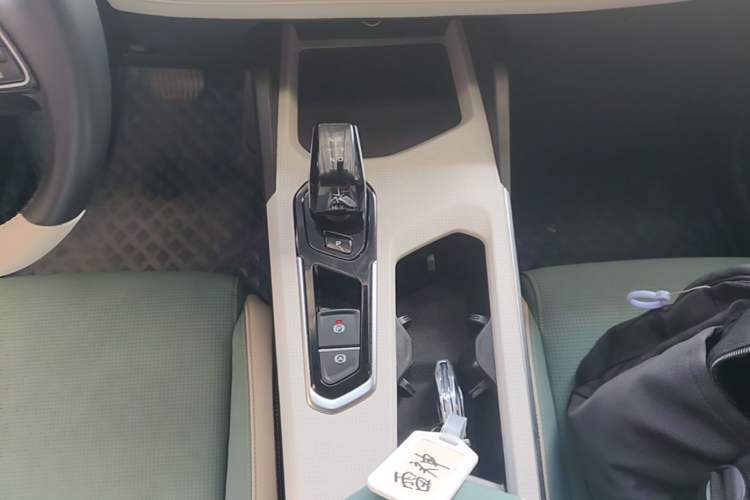 Used Geely Auto Emgrand L HiP 2022 1.5TD-DHT Pro 100KM Super Swift Gear Lever