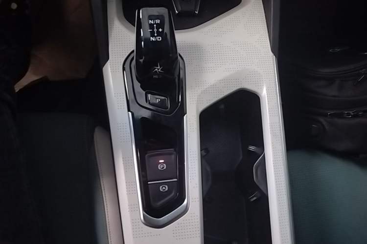 Used Geely Auto Emgrand L HiP 2022 1.5TD-DHT Pro 100KM Super Rui Gear Lever