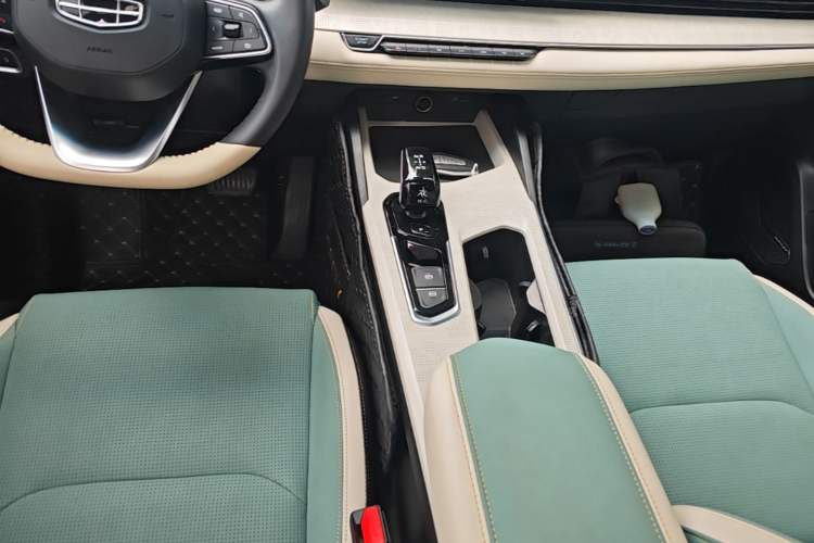Used Geely Auto Emgrand L HiP 2022 1.5TD-DHT Pro 100KM Super Rui Gear Lever