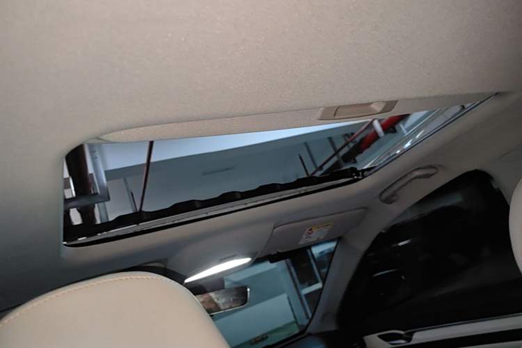 Used Geely Auto Emgrand L HiP 2022 1.5TD-DHT Pro 100KM Super Rui Headliner