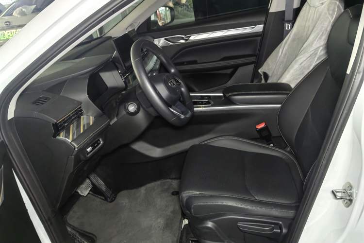 Used Geely Auto Emgrand L HiP 2022 1.5TD-DHT Pro 100KM Super Clean Interior 1