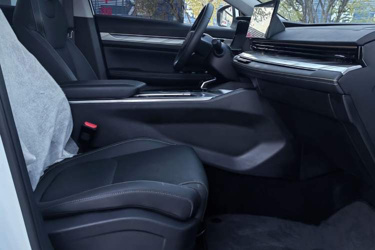 Used Geely Auto Emgrand L HiP 2022 1.5TD-DHT Pro 100KM Super Clean Interior 13