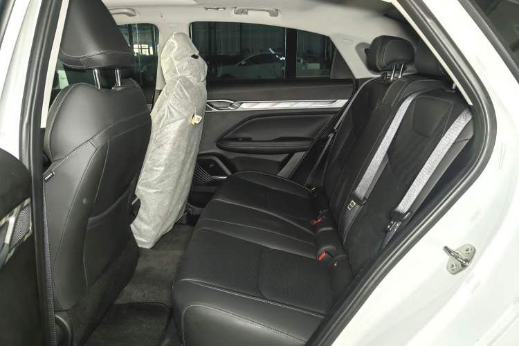 Used Geely Auto Emgrand L HiP 2022 1.5TD-DHT Pro 100KM Super Clean Interior 2