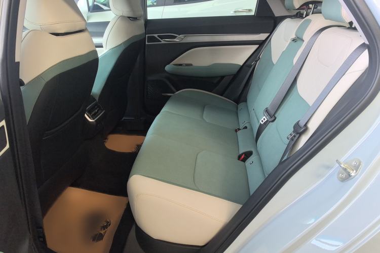 Used Geely Auto Emgrand L HiP 2022 1.5TD-DHT Pro 100KM Super Rui Interior 2