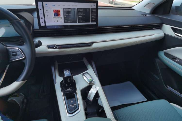 Used Geely Auto Emgrand L HiP 2022 1.5TD-DHT Pro 100KM Super Rui Interior 4