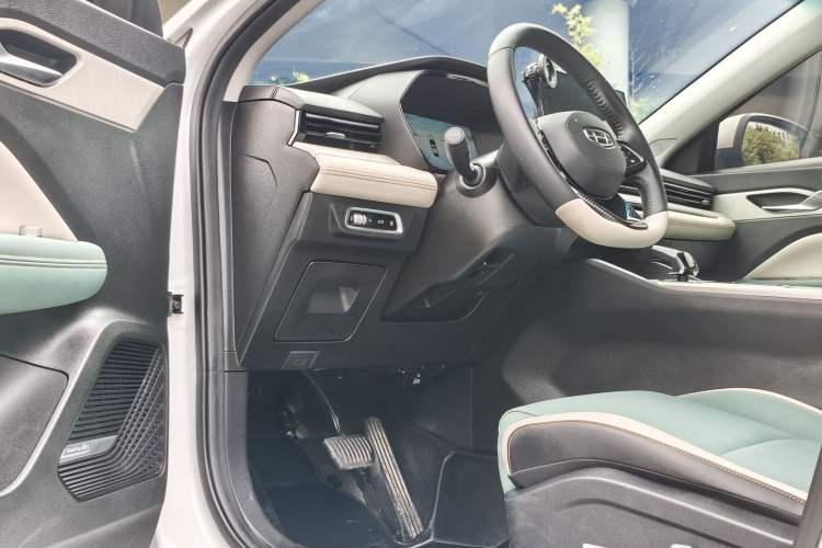 Used Geely Auto Emgrand L HiP 2022 1.5TD-DHT Pro 100KM Super Swift Interior 6