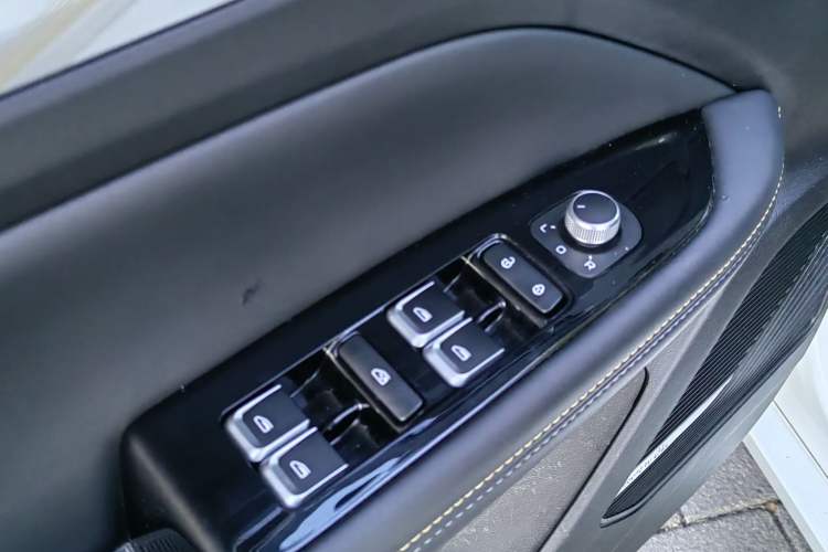Used Geely Auto Emgrand L HiP 2022 1.5TD-DHT Pro 100KM Super Clean Interior 9