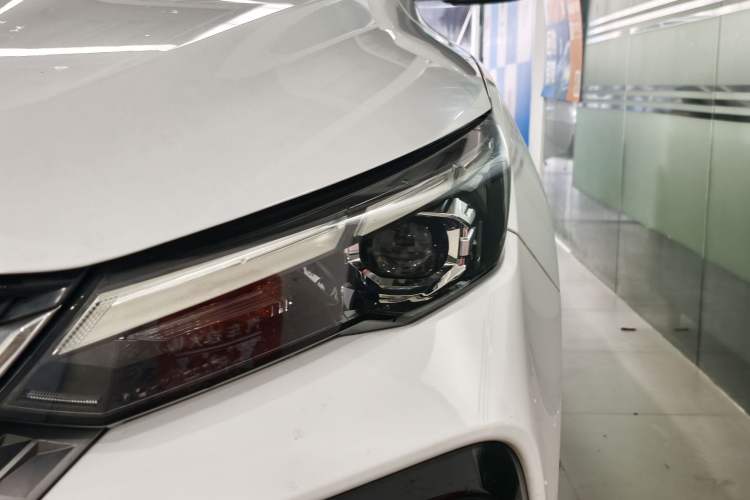 Used Geely Auto Emgrand L HiP 2022 1.5TD-DHT Pro 100KM Super Swift Left Front Headlight