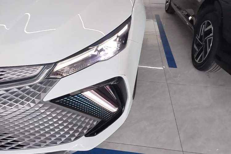 Used Geely Auto Emgrand L HiP 2022 1.5TD-DHT Pro 100KM Super Rui Left Front Headlight